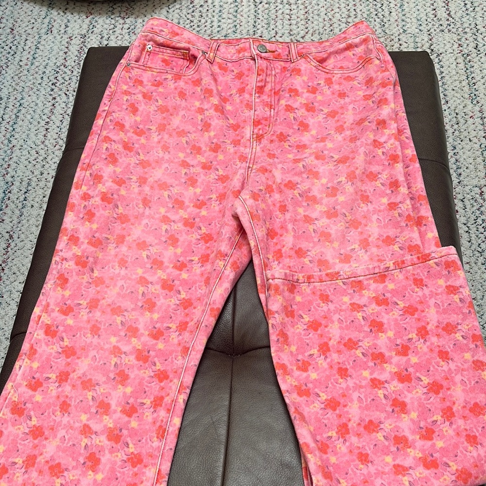 Women’s BDG Pink floral jeans sz 32